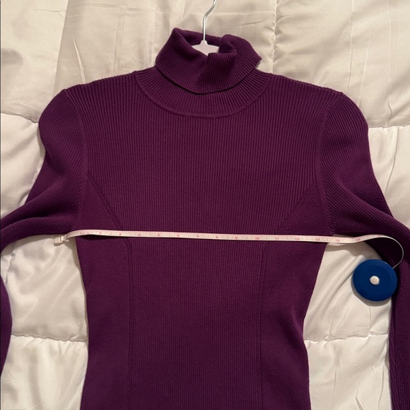 Beautiful purple rubbed turtleneck sweater - Picture 6 of 7